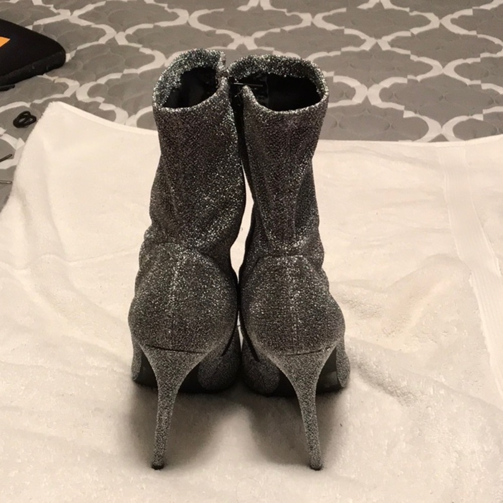 Boots - Picture 3 of 6